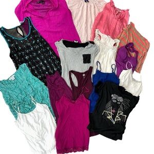 HUGE Bundle of Tank Tops, Short & 3/4 Sleeve Tops, Shirts & Blouses Size Medium